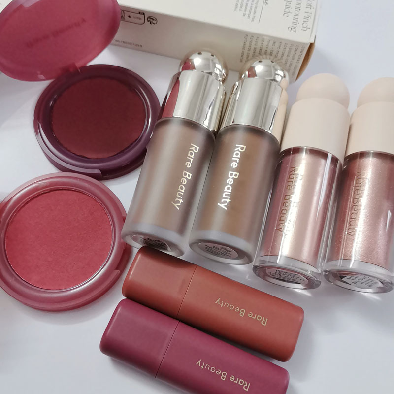 Rare Beauty Makeup Kit - Хит продаж: румяна Rare Beauty Soft
