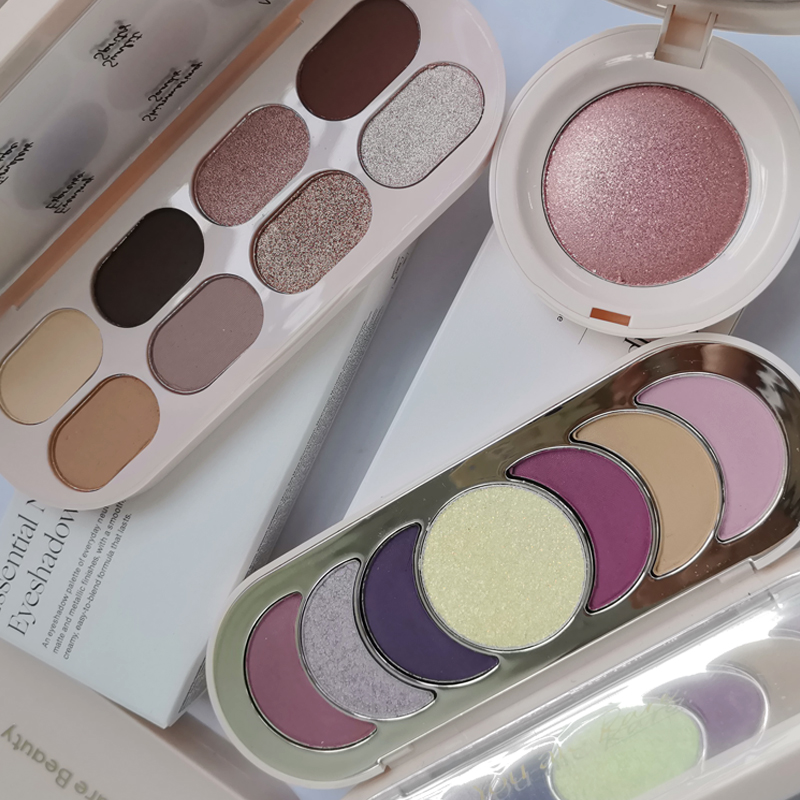 Rare Beauty Makeup Kit - Популярная марка Rare Beauty: палетка теней