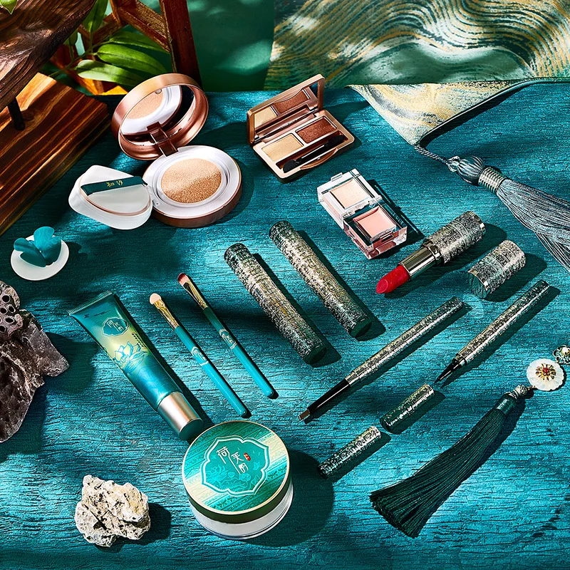 13-компонентный набор для маки – обзор и цена Rare Beauty Makeup Kit